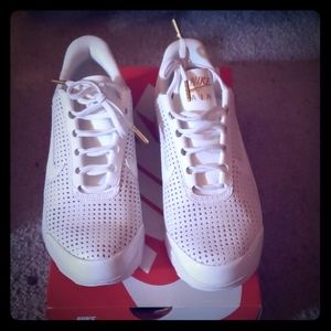 Nike women's size 9, Never worn